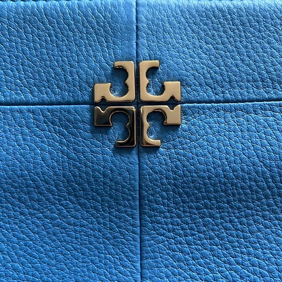 Tory Burch Ivy Crossbody Bag - Picture 8 of 11
